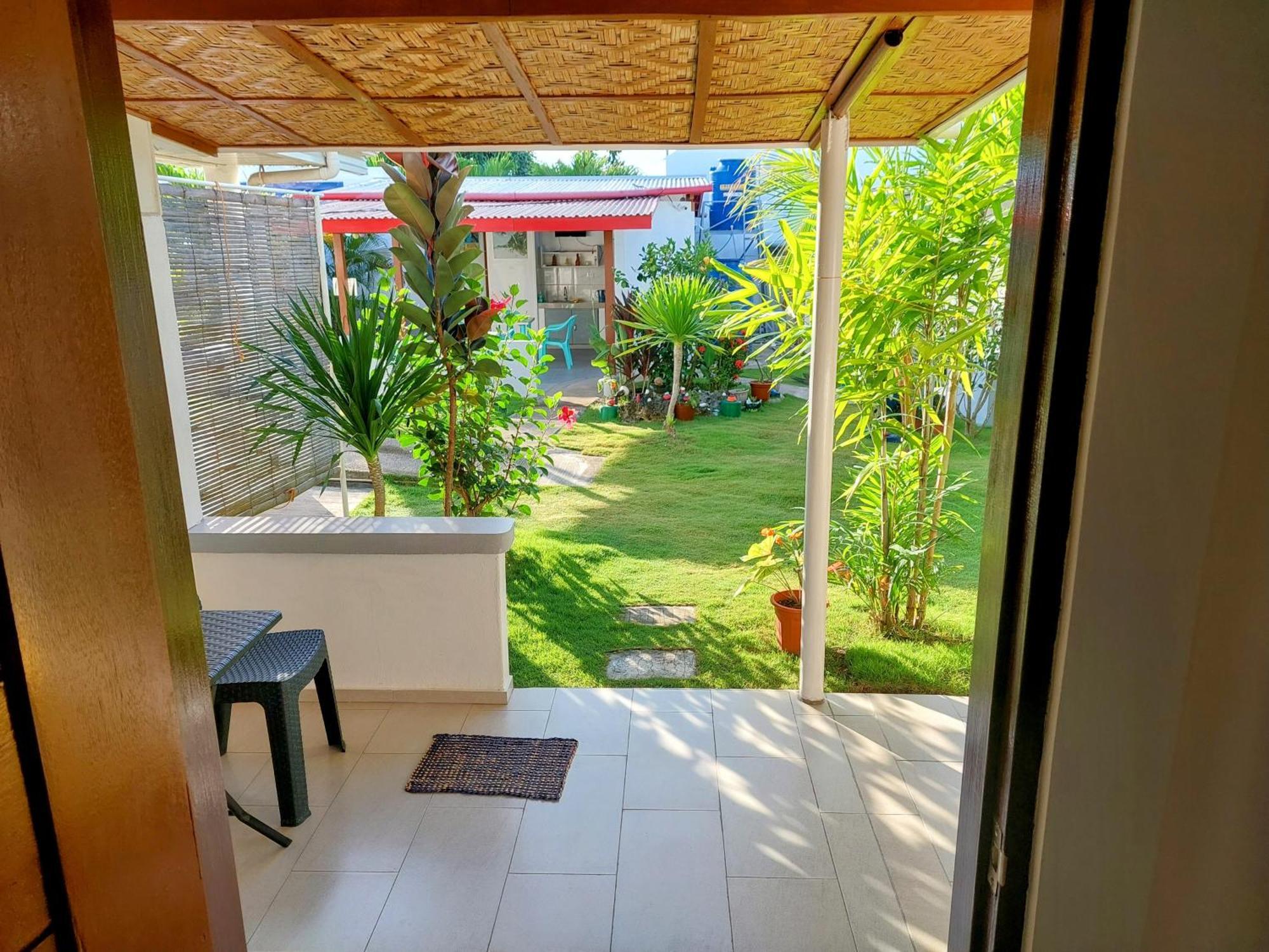 Astillo'S Guest Houses Моалбоал Номер фото